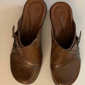 New I ❤️comfort 7.5 clogs